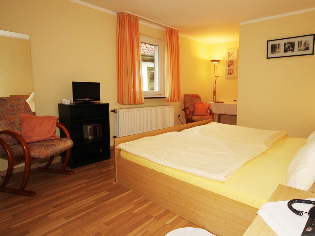 Landhotel Weinrich Naumburg  Δωμάτιο φωτογραφία